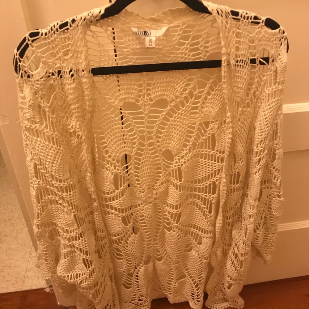Volcom lace cover.